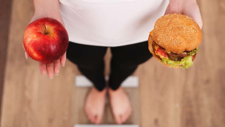 すぐに体重を減らすための1つの方法は、食事を変えることです。